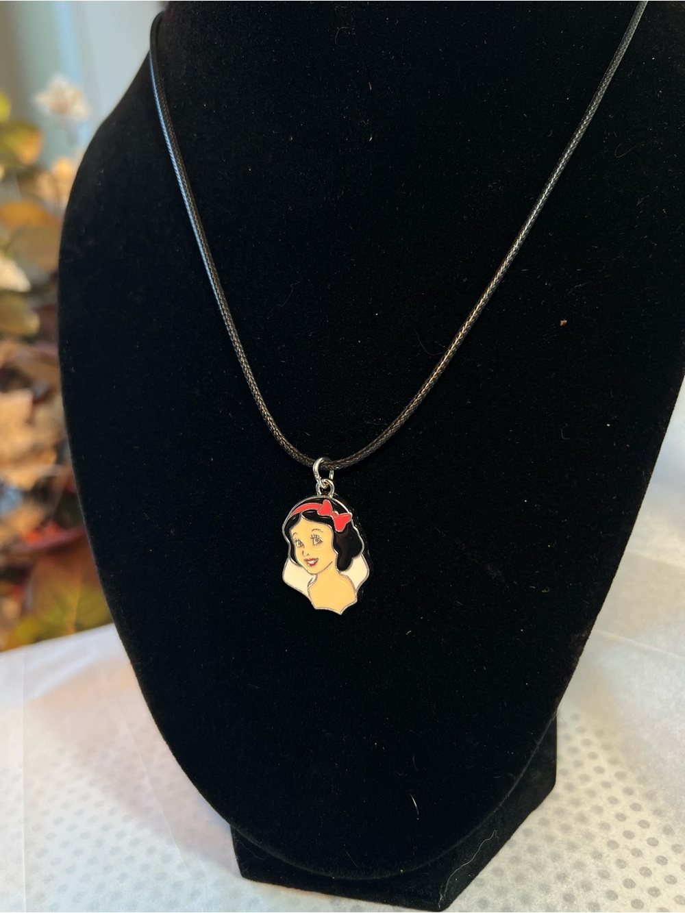 Disney Princess Snow White Charm Necklace Black Leather Cord 18.5”